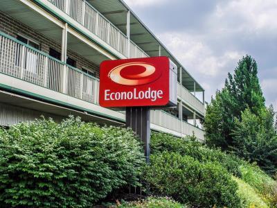 Motel Escape 2*